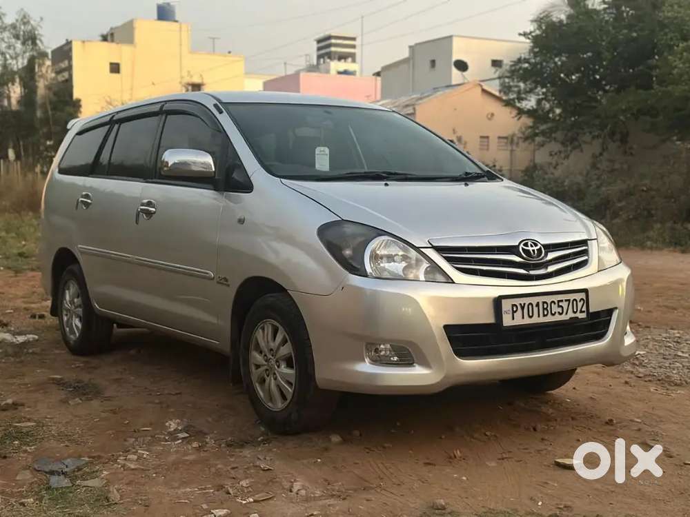 Toyota Innova Diesel 2.5 V 7 Str 2010