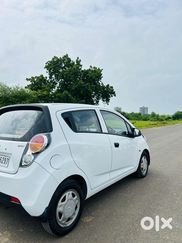 Chevrolet Beat Petrol 2013