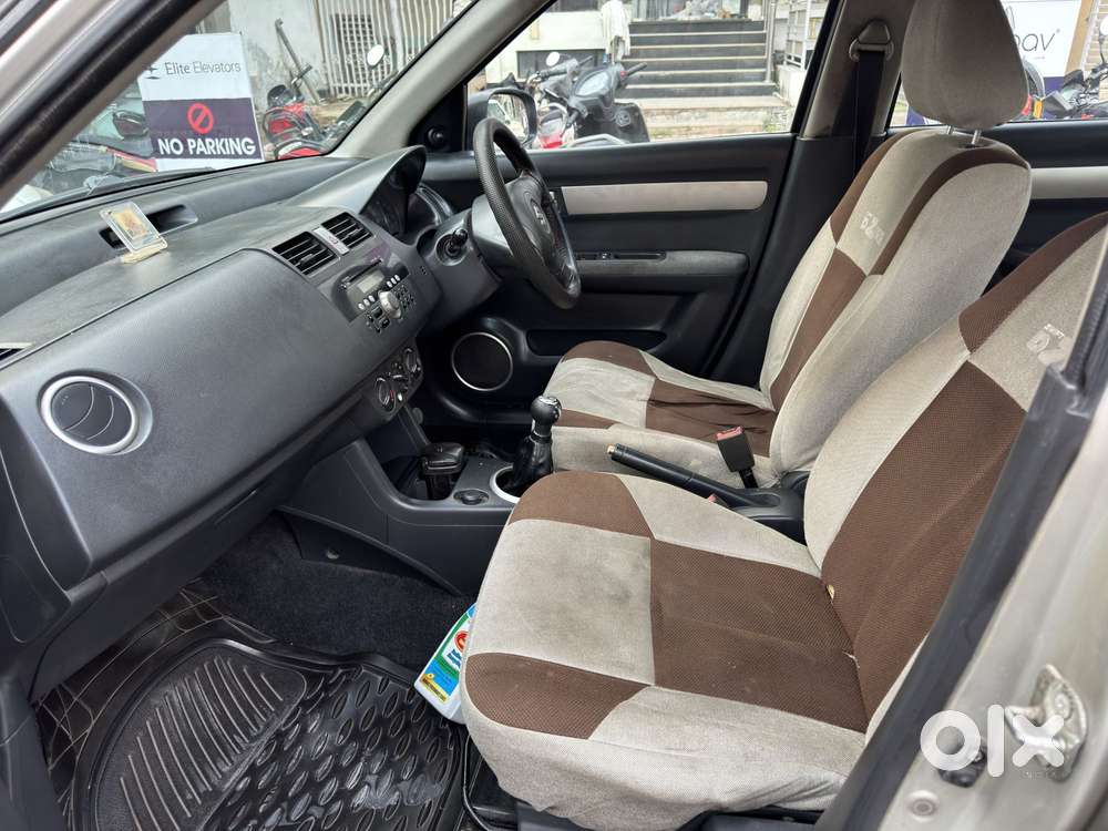 Maruti Suzuki Swift Dzire 1.3 Vxi, 2011, Petrol