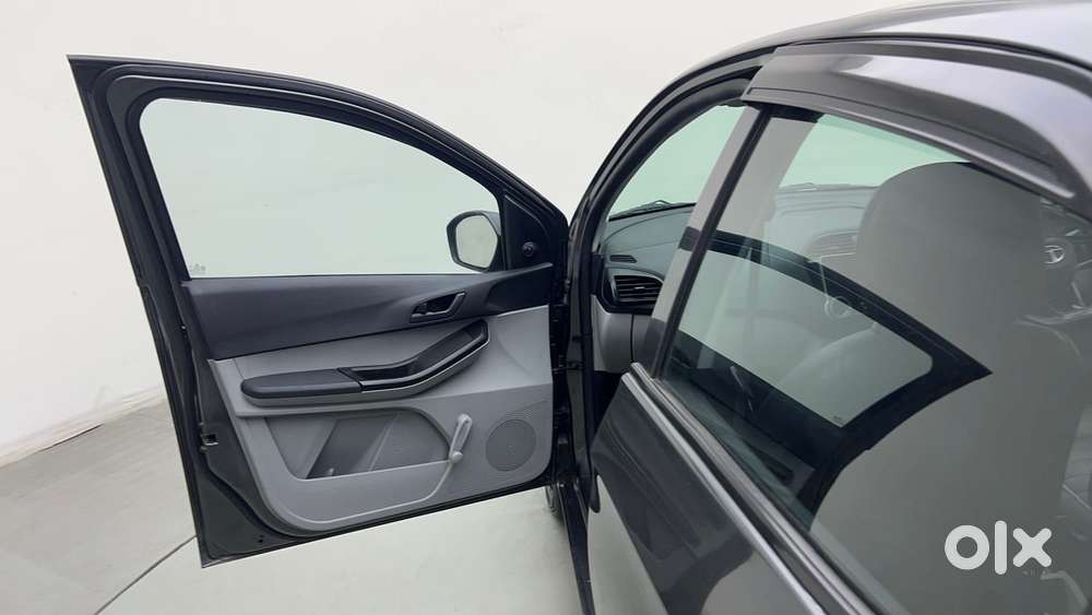 Tata Tiago Xe, 2022, Petrol