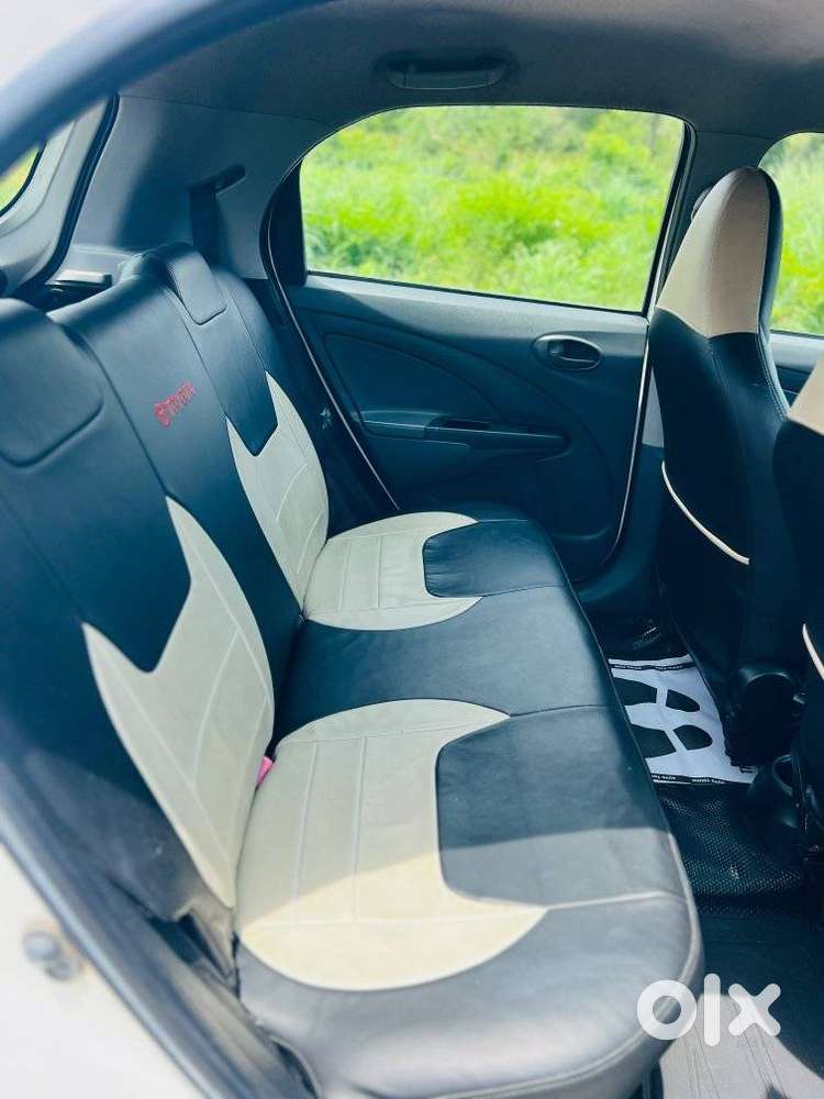 Toyota Etios Liva V, 2013, Petrol
