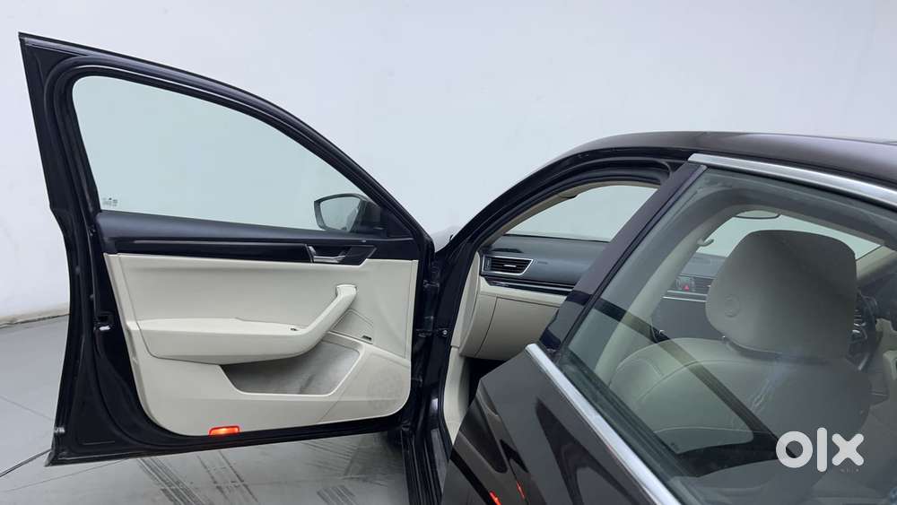 Skoda Superb L&k 1.8 Tsi At, 2021, Petrol