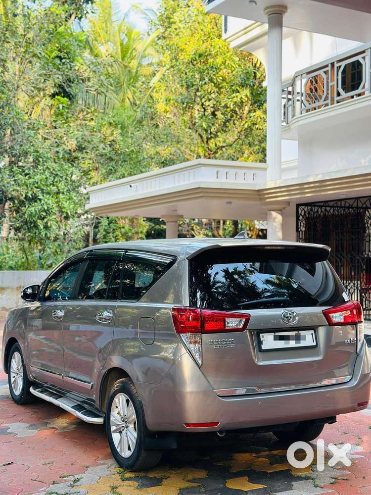 Toyota Innova Crysta 2.8z Automatic, 2016, Diesel