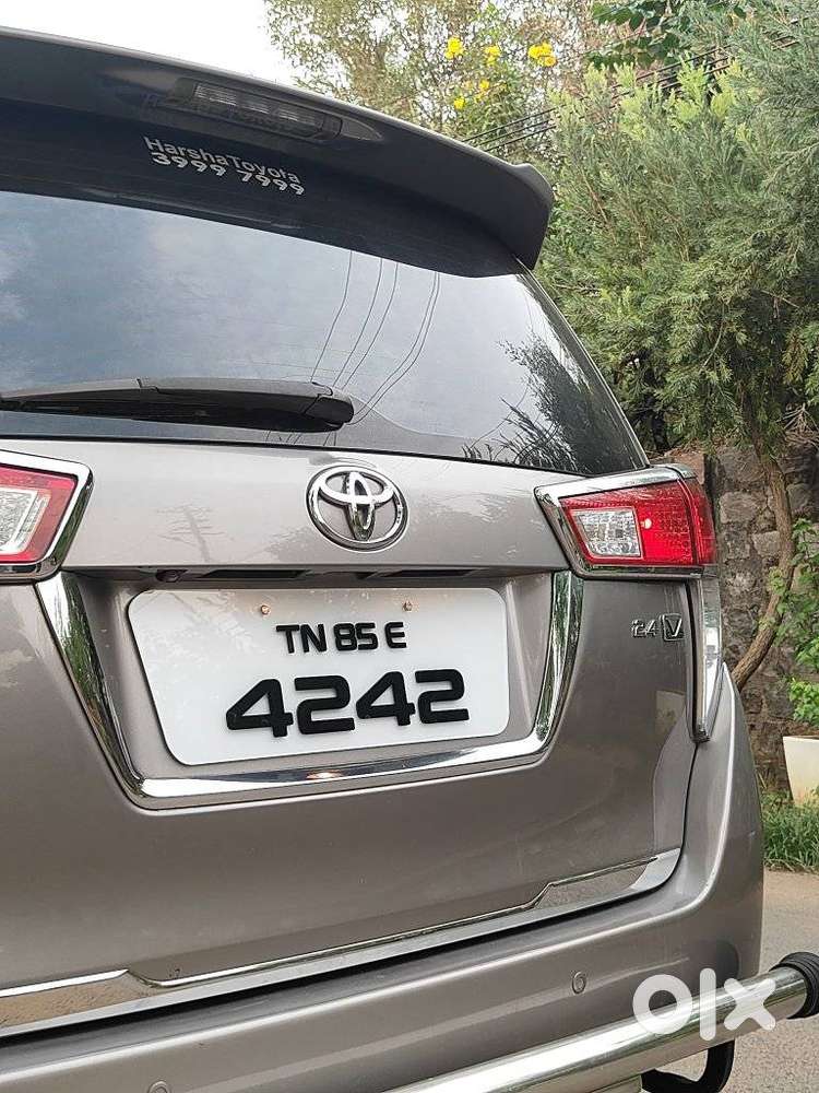 Toyota Innova Crysta 2.4 V, 2017, Diesel