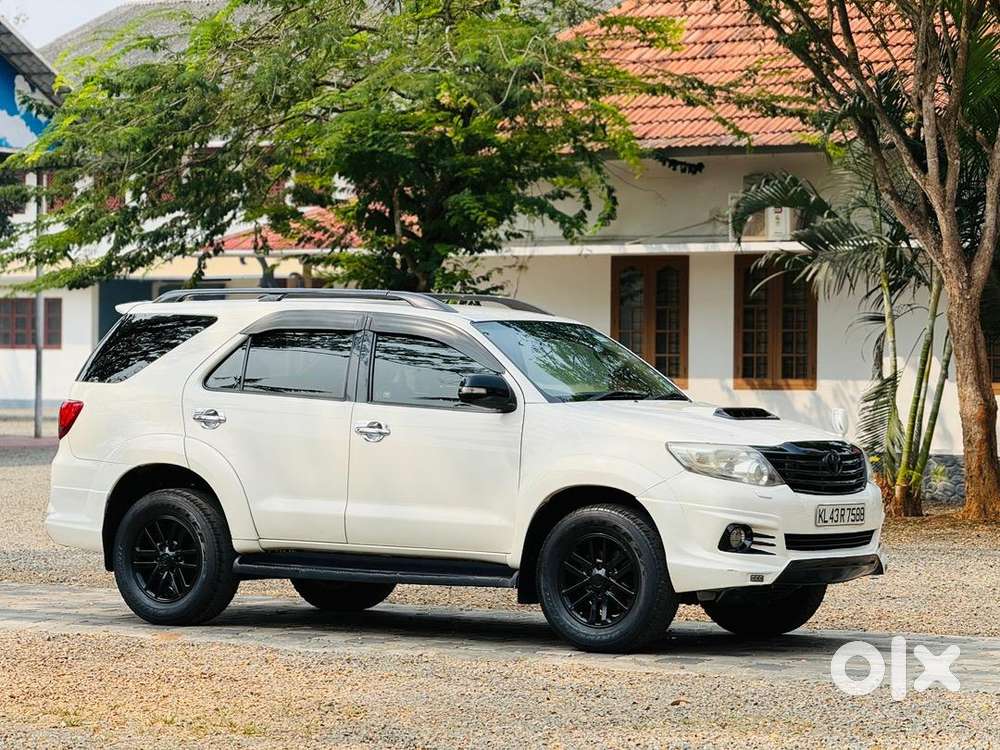 Toyota Fortuner 3.0 4x2 Automatic, 2013