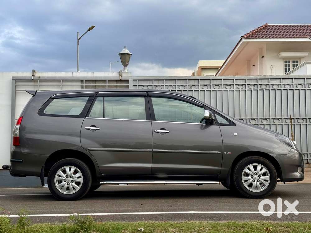 Toyota Innova 2.5 Ev Ps 7 Str Bs-iii, 2011, Diesel