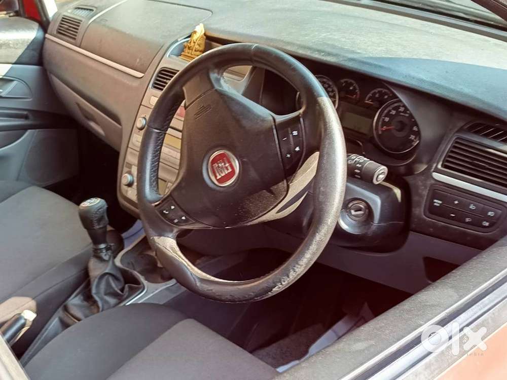 Fiat Grand Punto Emotion Top End( 1.3 Variant ) Diesel Model 2011