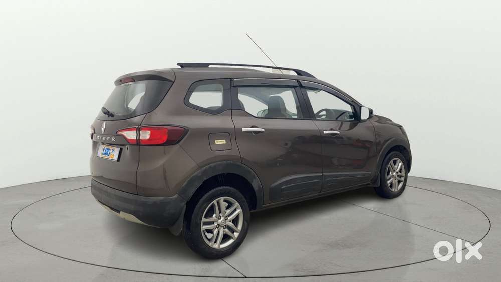 Renault Triber Rxz, 2023, Petrol
