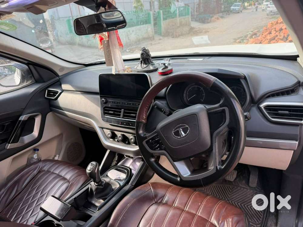 Safari 2022 White Color No Major Scratch , Hid Installed