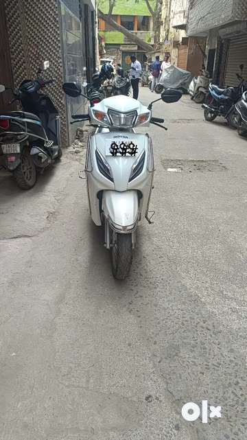 Honda Activa 6G White colour. Scooters 1760118893