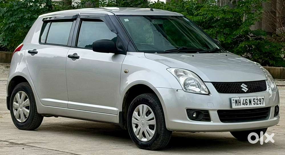 Maruti Suzuki Swift Vxi Bsiv, 2011, Petrol