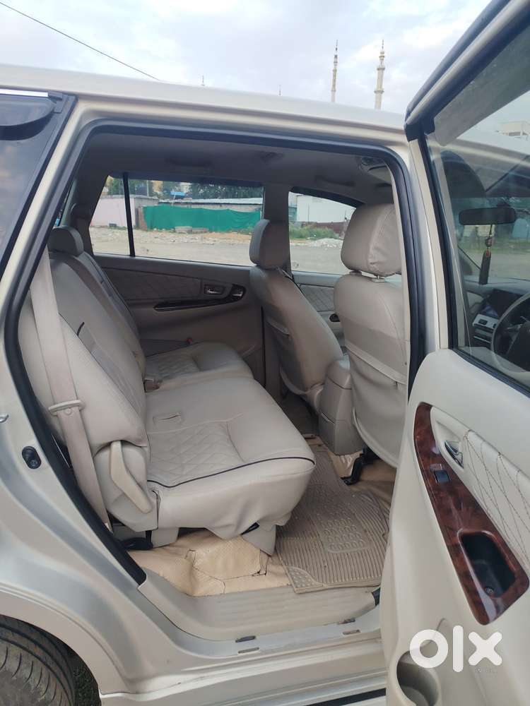 Toyota Innova 2.5 V 8 Str, 2014, Diesel