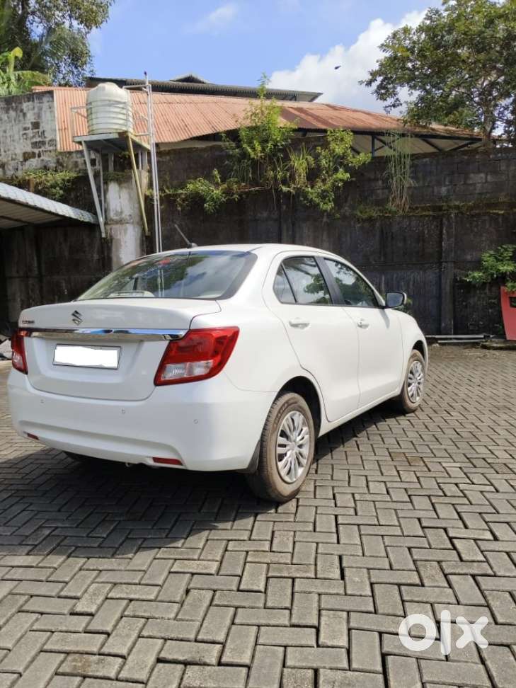 Maruti Suzuki Dzire 1.2 Vxi, 2022, Petrol