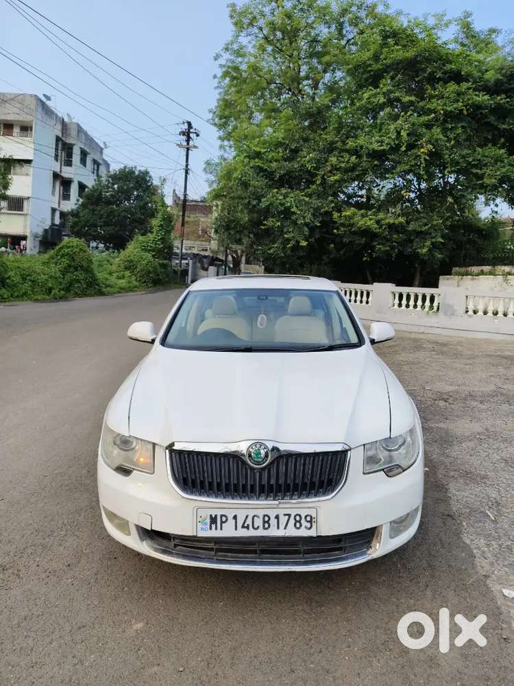 Skoda Superb 7 Speed Gearbox  Sunroof  Elegance 1.8 Tsi  1800cc