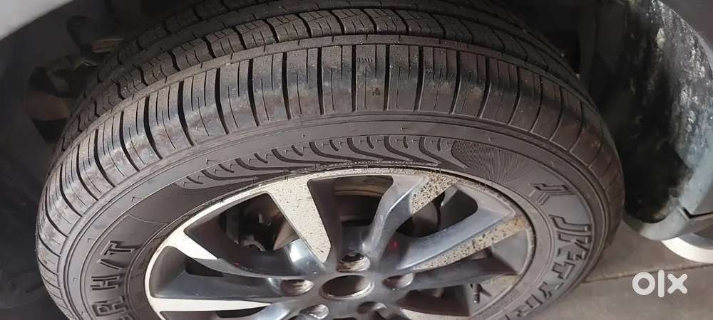 Mahindra Xuv500 Single Owner, New Tyres Best Condition