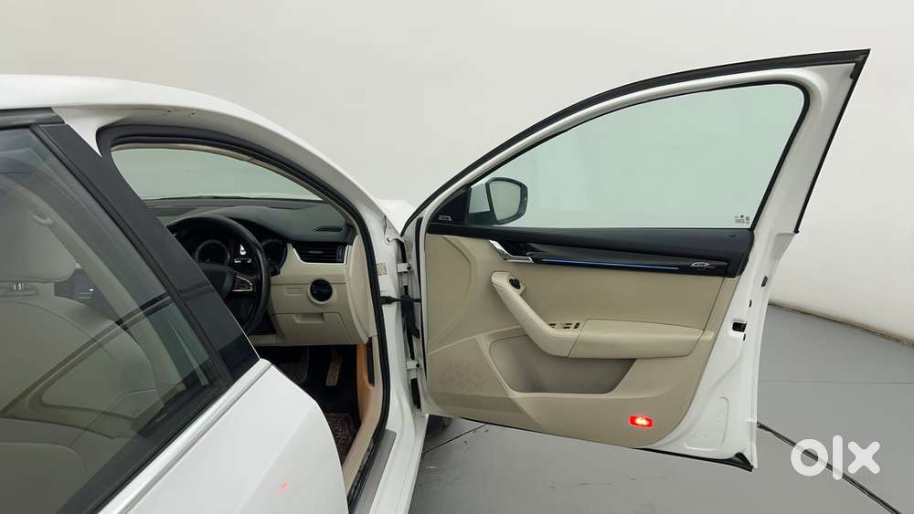 Skoda Octavia 2.0 L K Tsi At, 2017, Petrol