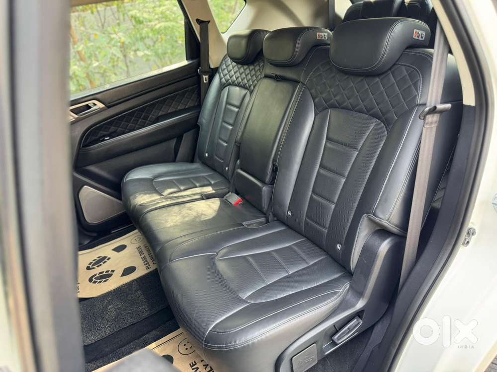 Mahindra Alturas G4 4x2 At, 2019, Diesel