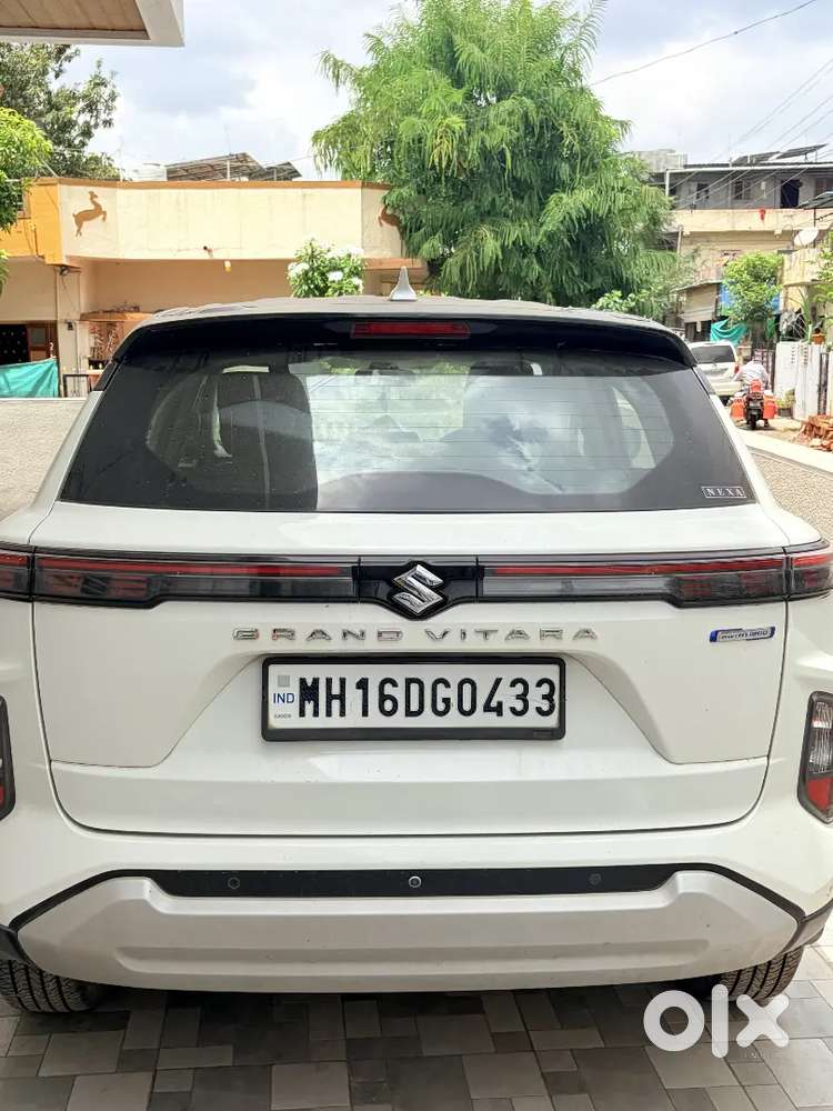 Maruti Suzuki Grand Vitara 2023 Petrol 1300 Km Driven