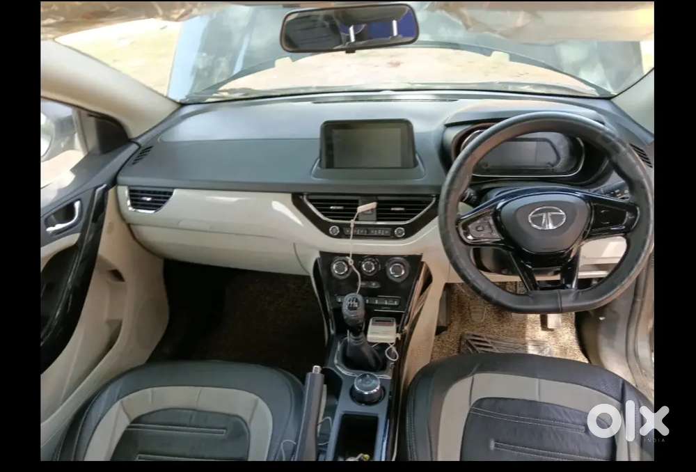 Tata Nexon Xz Petrol 29k Kms 1.2 Revtron