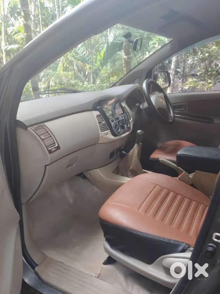 Innova 8 Seater