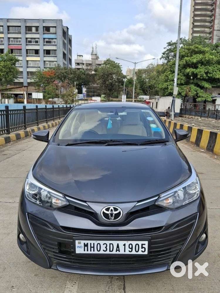 Toyota Yaris V Cvt, 2018, Petrol