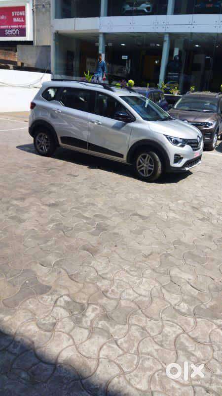 Renault Triber Rxz 2022 Model