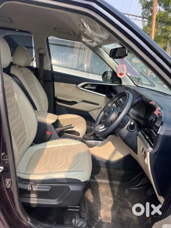 Kia Carens, 2022, Petrol