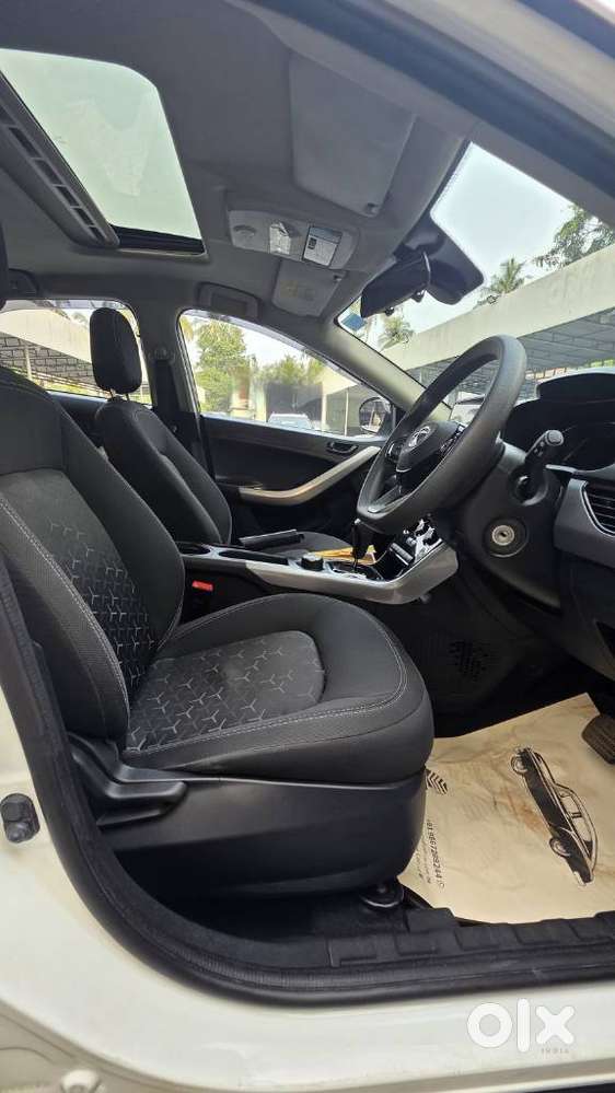 Tata Nexon 1.5 Revotorq Xma Plus (s) Amt, 2022, Petrol