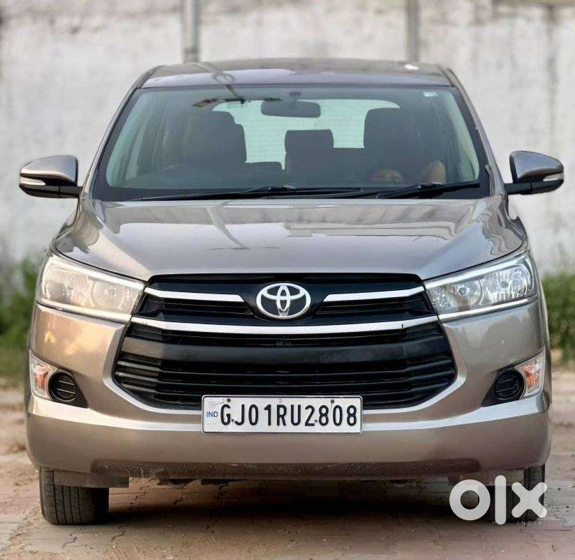 Toyota Innova Crysta 2.4 Gx Mt 8s, 2016, Diesel