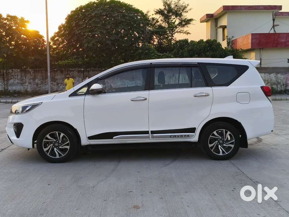 Toyota Innova Crysta 2.4 G Mt, 2022, Diesel