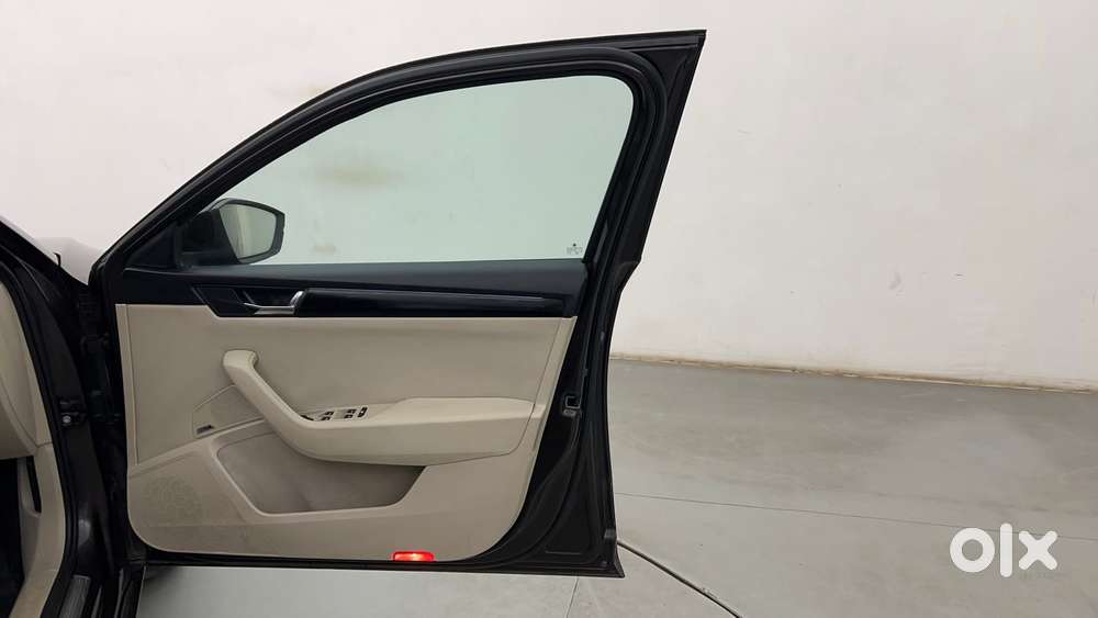Skoda Superb Lk 1.8 Tsi At, 2016, Petrol