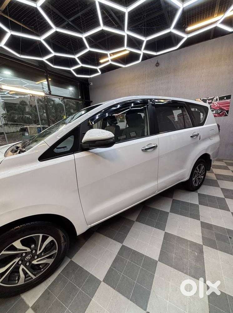 Toyota Innova Crysta [2020-ongoing] 2.4 Gx 8 Str, 2022, Diesel