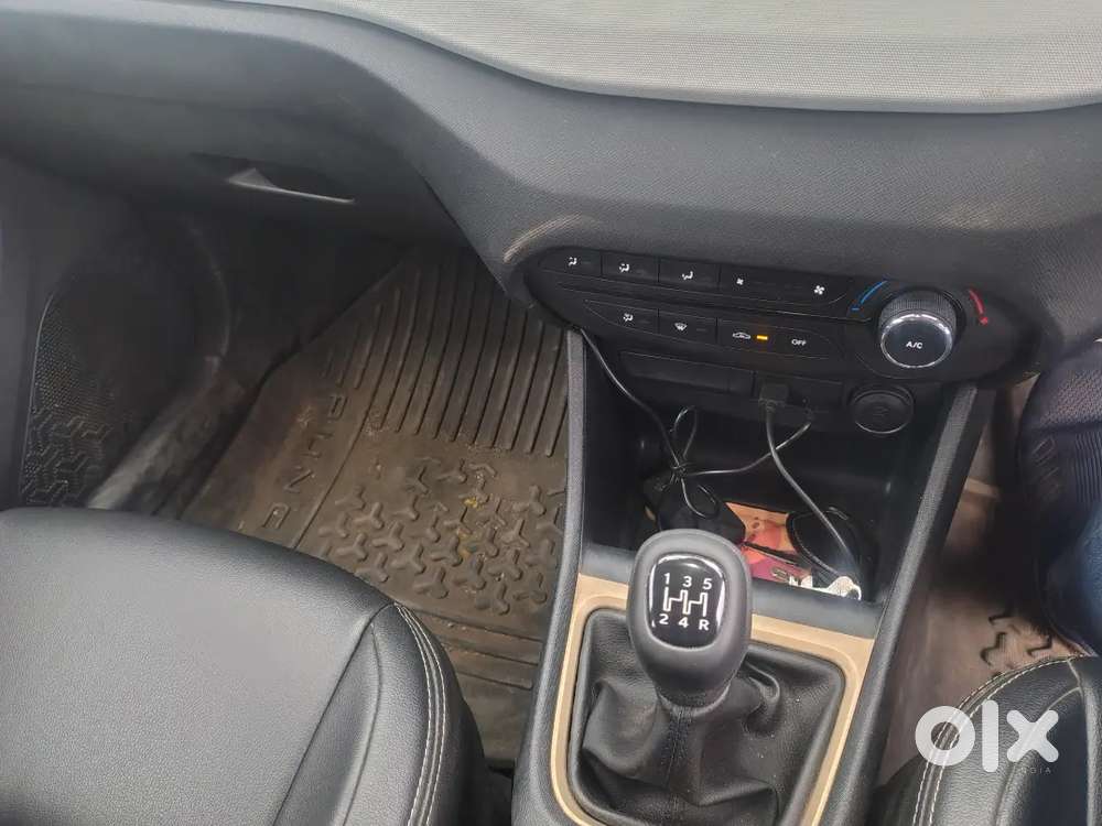 Punch Accomplished Dazzle Cng + Petrol  Sunroof & Manual  2023