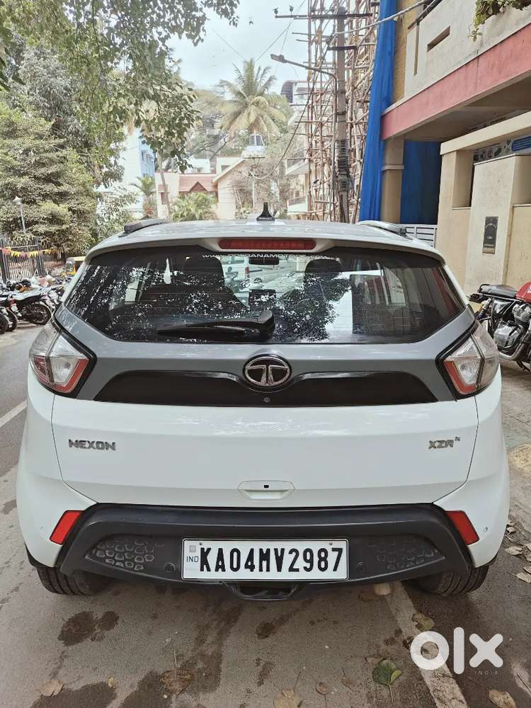 Tata Nexon White 1.5 Revotorq Xza Plus Top End Model
