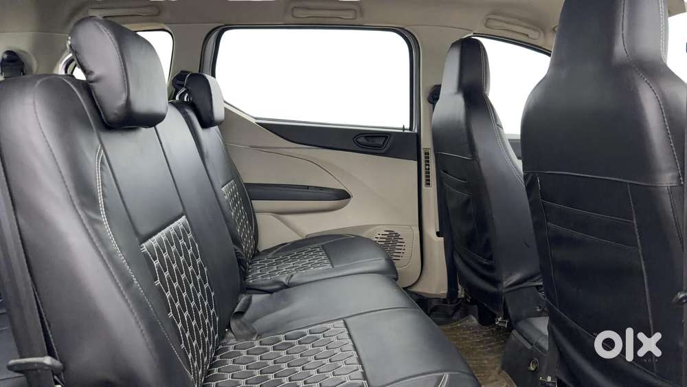Renault Triber Rxt, 2023, Petrol