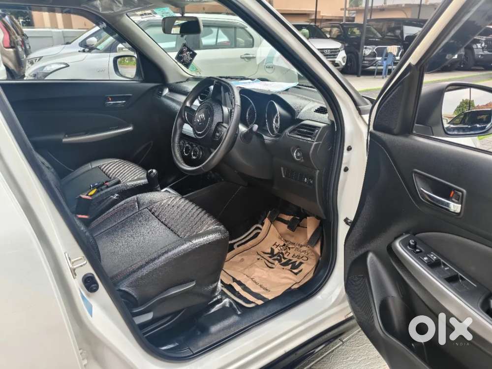 Maruti Suzuki Swift 1.3 Zxi, 2023, Petrol