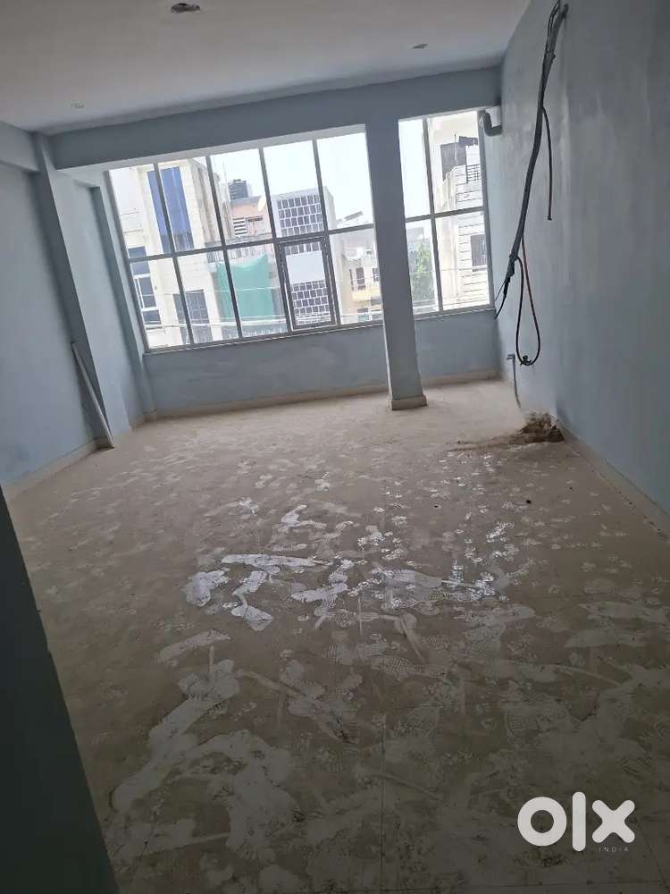 Shop at 1st floor on main road, for office, banks, coaching purposes