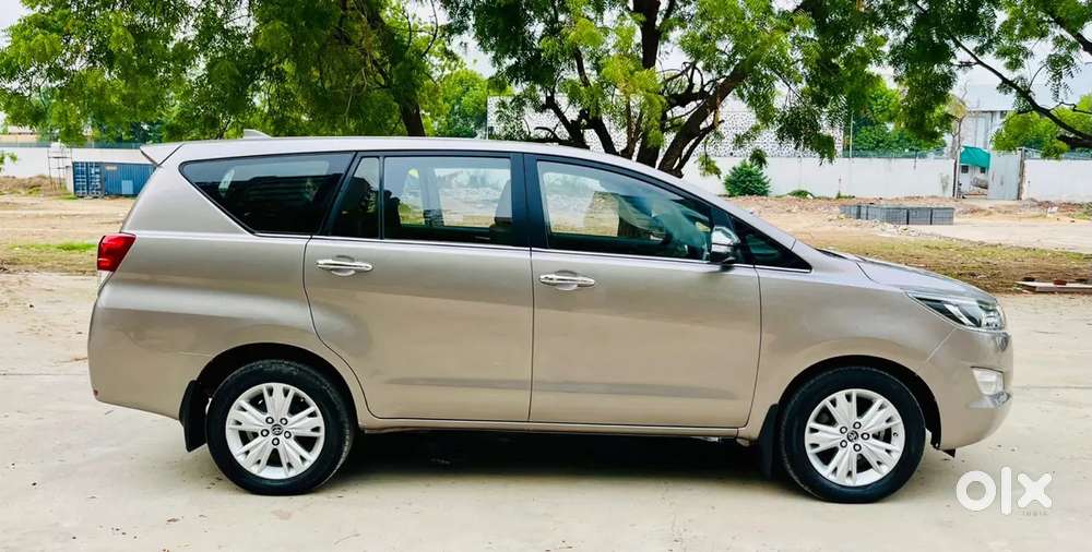 Toyota Innova Crysta 2.8 Zx At 7 Seater, 2016, Diesel