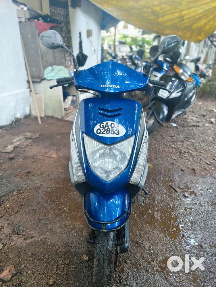 Honda 2011 Scooters 1824257999