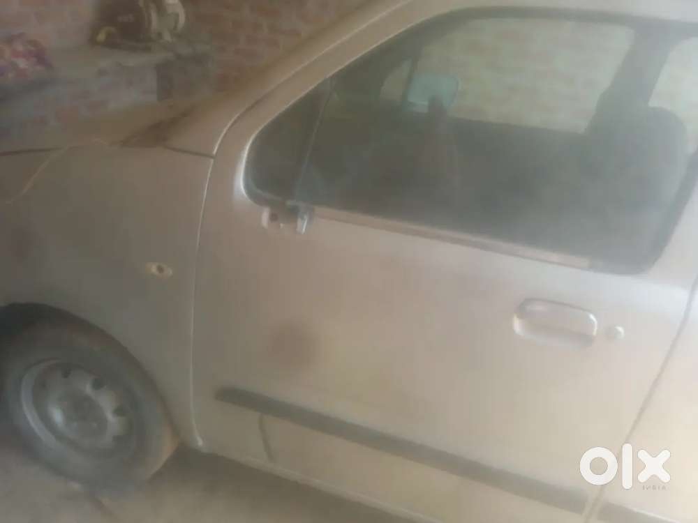Maruti Suzuki Swift Lxi 2011