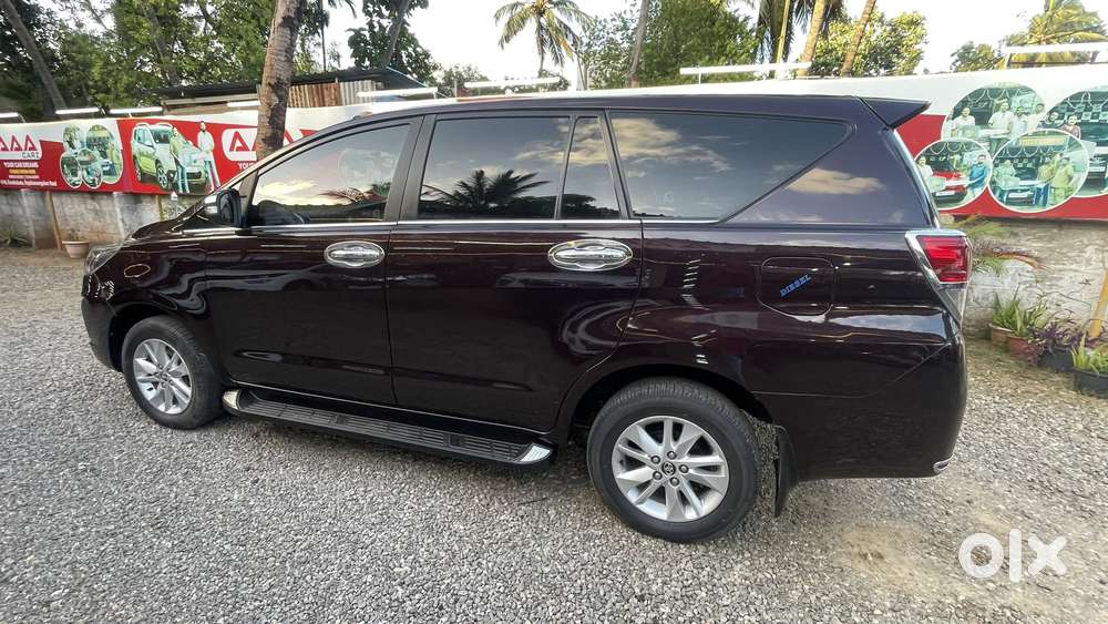 Toyota Innova Crysta 2.4 V 8 Str, 2016, Diesel