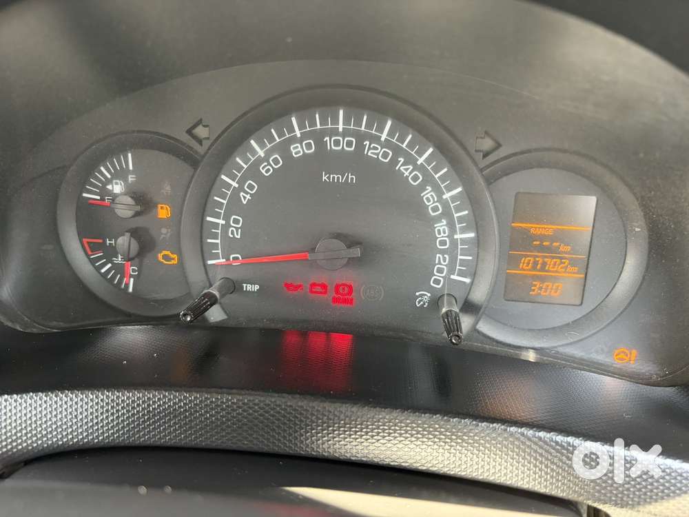 Maruti Suzuki Swift Lxi Optional-o, 2015, Petrol