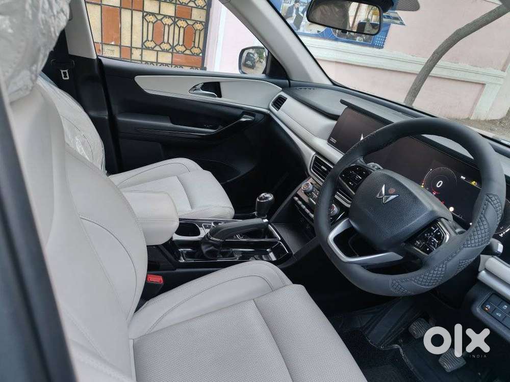 Mahindra Xuv700 2.2 Ax 7 Diesel Mt Str, 2024, Diesel