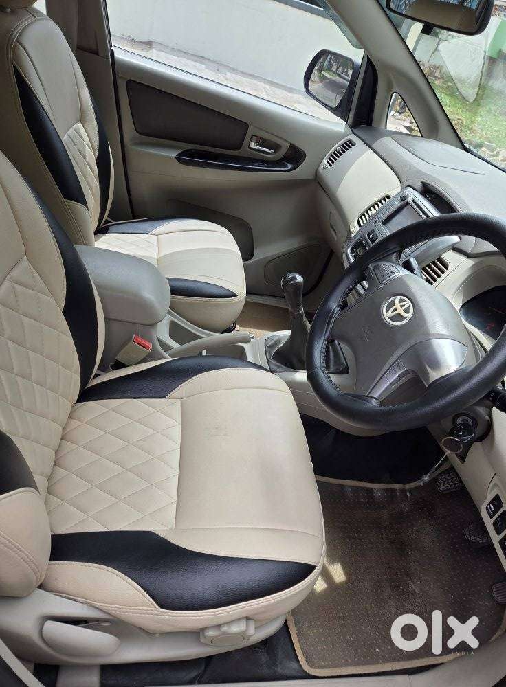 Toyota Innova 2.5 Z Diesel 7 Seater, 2014, Diesel