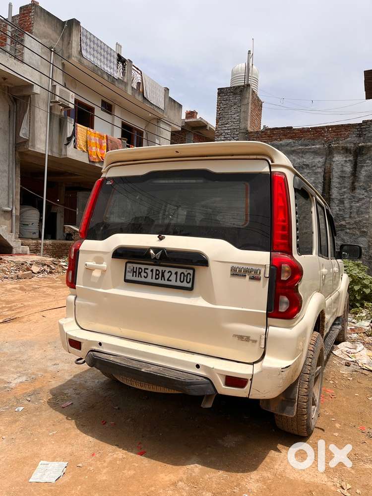 Mahindra Scorpio S6+