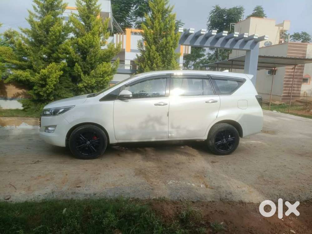 Toyota Innova Crysta 2016 Diesel Variant