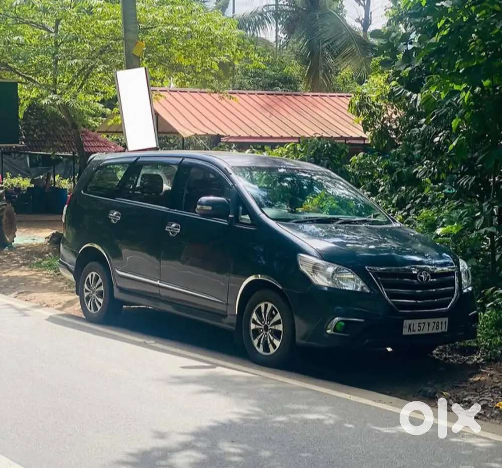 Toyota Innova 2015
