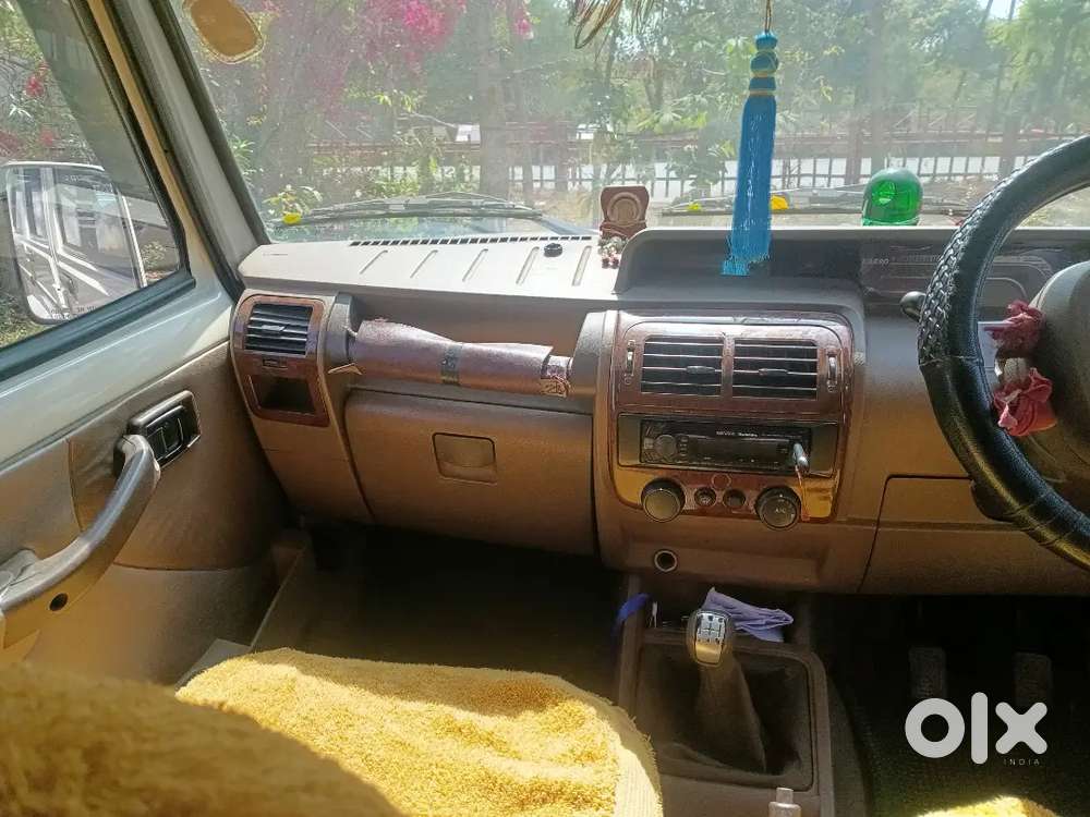 Bolero Top Model Zlx Crdi Engine With 15km Average In Excellent Condto