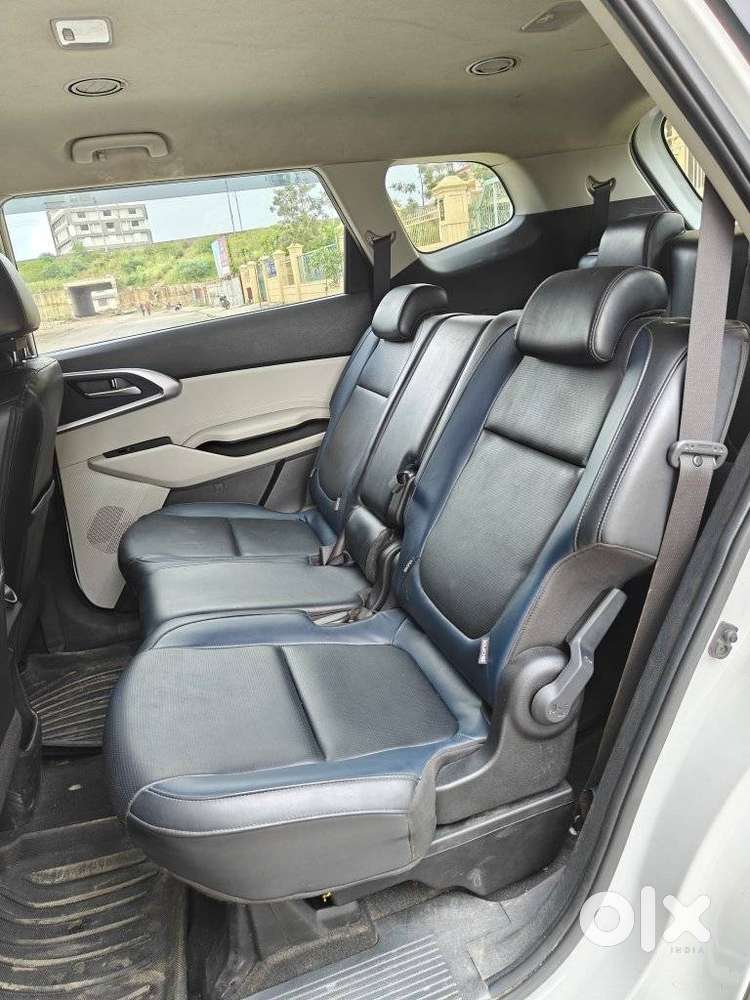 Kia Carens G 1.5 6mt Premium (o) 7-seater, 2023, Petrol