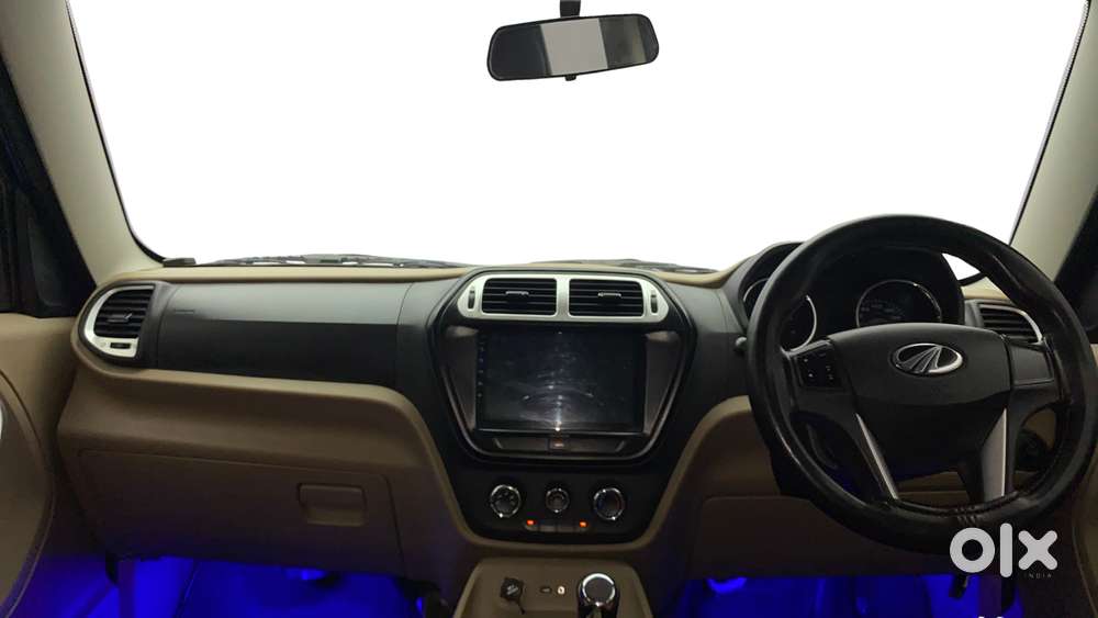 Mahindra Tuv 300 T8 Amt, 2016, Diesel